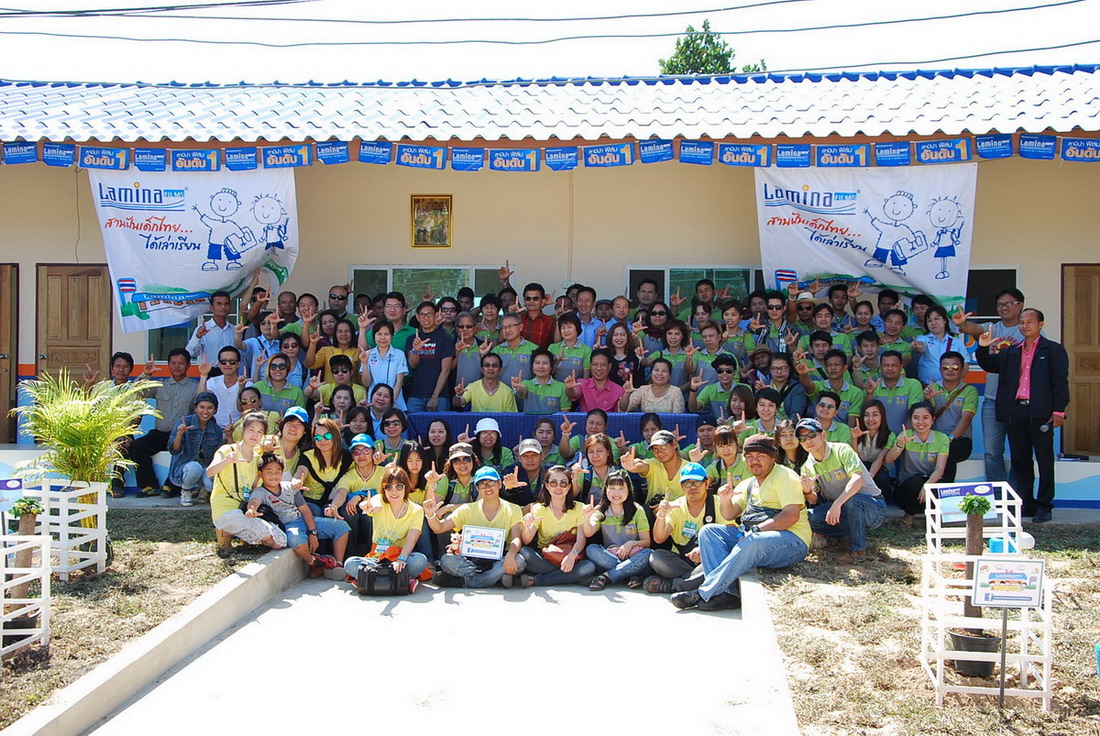 โครงการสานฝันเด็กไทยได้เล่าเรียน โครงการที่ 13 / ณ จังหวัดศรีสะเกษ