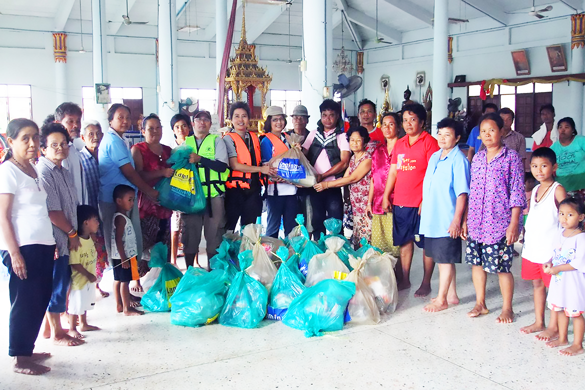  ลามิน่าฟิล์มช่วยเหลือผู้ประสบอุทกภัย จังหวัดพระนครศรีอยุธยา