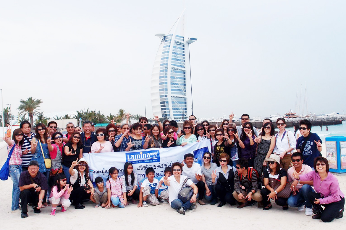 Lamina takes dealers to visit Dubai, the paradise of the desert