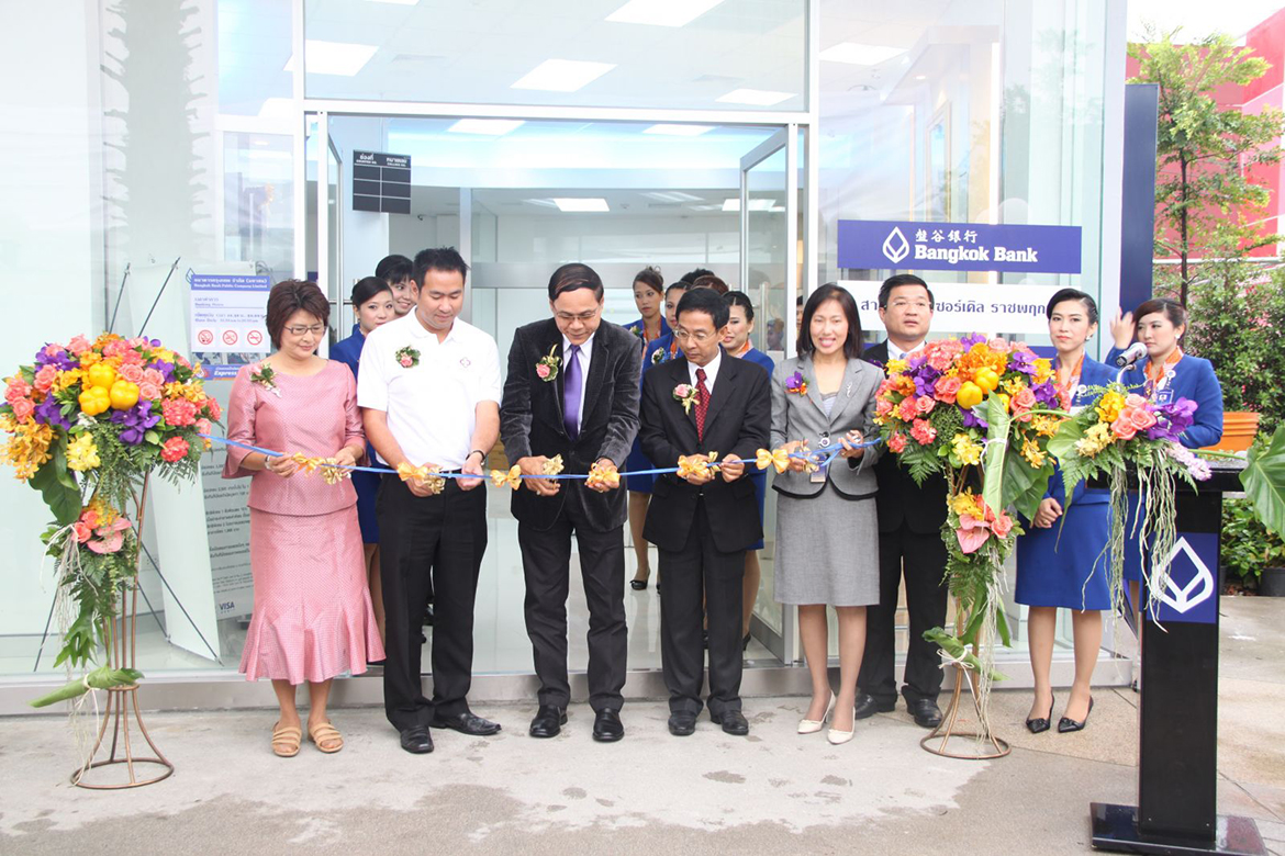 Ms Chanda Saisorn honored to join the new branch opening Bangkok Bank.
