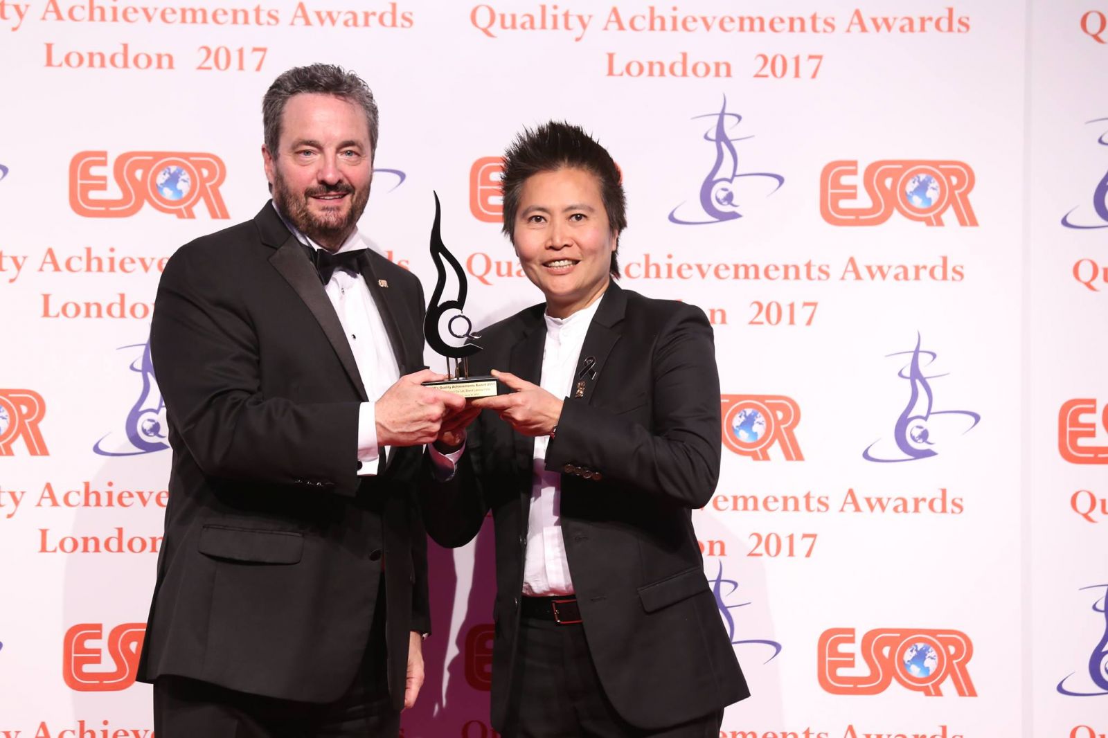 Lamina won the prize. Best internal management, "ESQR’s Quality Achievements Awards 2017" in London.