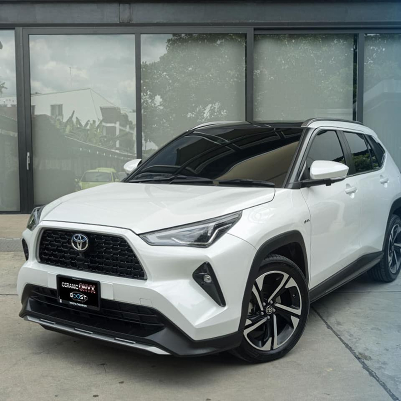 TOYOTA Yaris Cross คันนี้ เลือกติดตั้งฟิล์ม Lamina Digital Ceramic ONYX Boost บานหน้าและบานหลัง Ceramic ONXY 35 (40%) ประตูคู่หน้า Ceramic ONXY 15 (60%) ประตูคู่หลังและซันรูฟ Ceramic ONXY 05 (80%) 