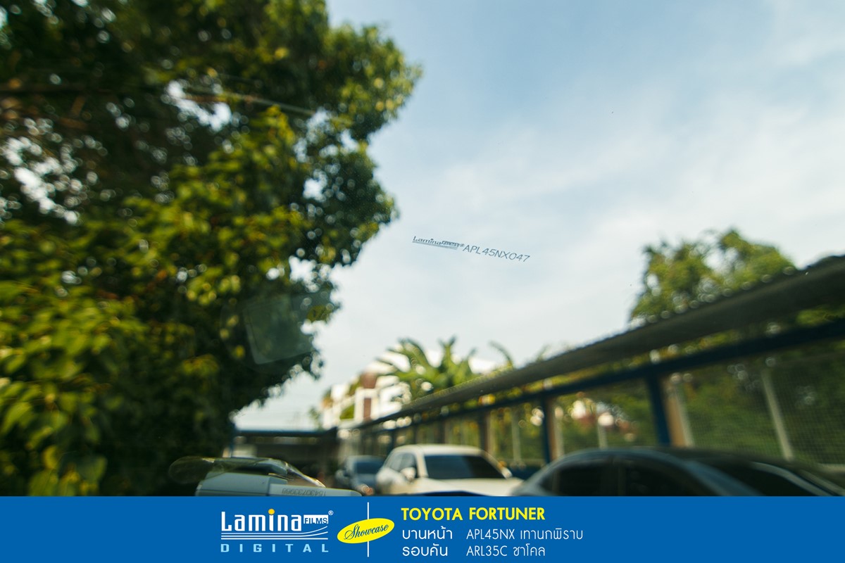 ฟิล์มดำ ฟิล์มสีชา lamina executive series Toyota Fortuner 9